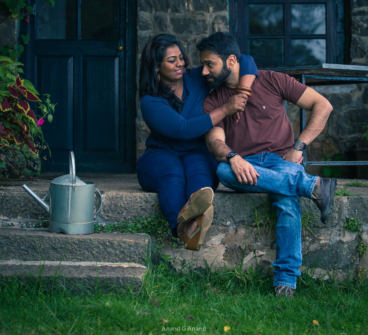 Red Veds: Best Unique Pre Wedding Shoot Poses | Check It Now